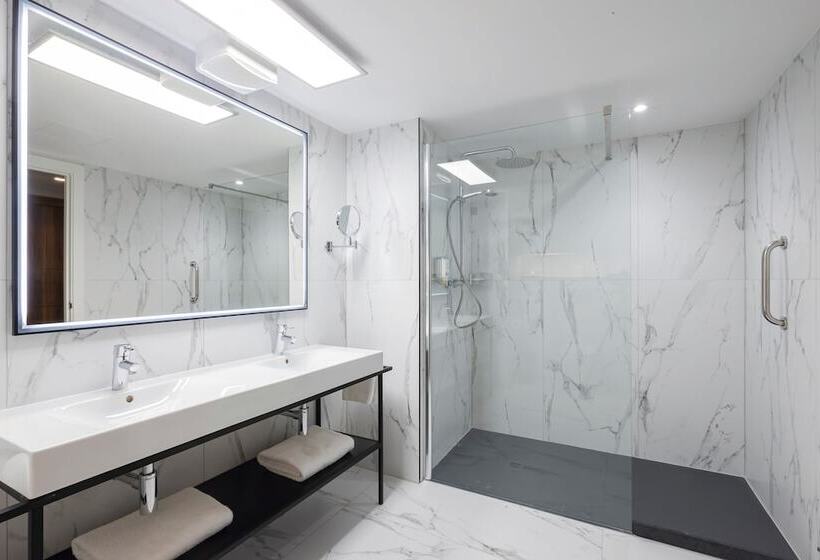 디럭스 패밀리 룸, Hotel Riu Plaza The Gresham Dublin