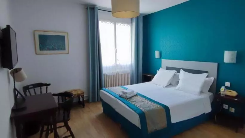 Superior Room, Logis Grand Hotel Pelisson
