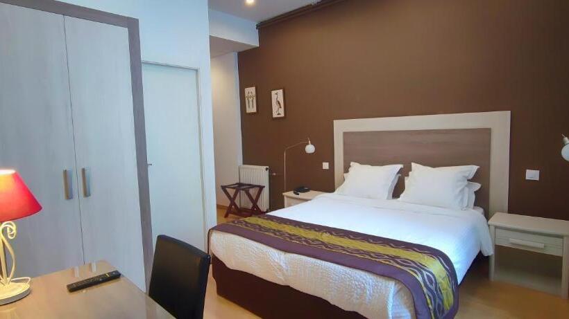 חדר משפחתי, Logis Grand Hotel Pelisson