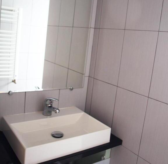 浴室共有のエコノミールーム, Belle Meuniere