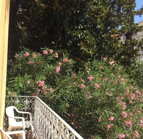 Deluxe Kolmen Hengen Huone, Belle Meuniere