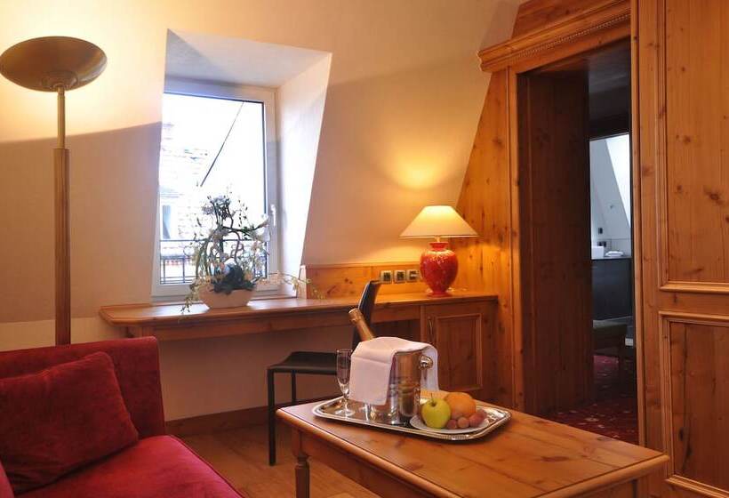 غرفة قياسية رباعية, Bristol