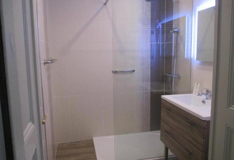 기본룸, Château Des Monthairons Hôtel Restaurant Gastromaison Spa Privatif