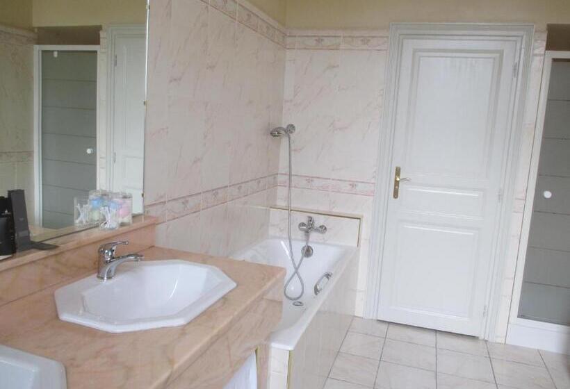 디럭스 룸, Château Des Monthairons Hôtel Restaurant Gastromaison Spa Privatif