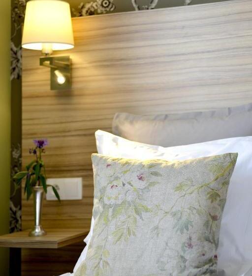 수피리어 룸, De France