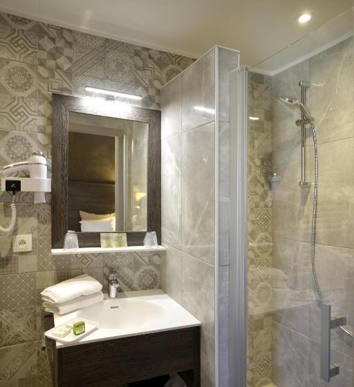 수피리어 룸, De France