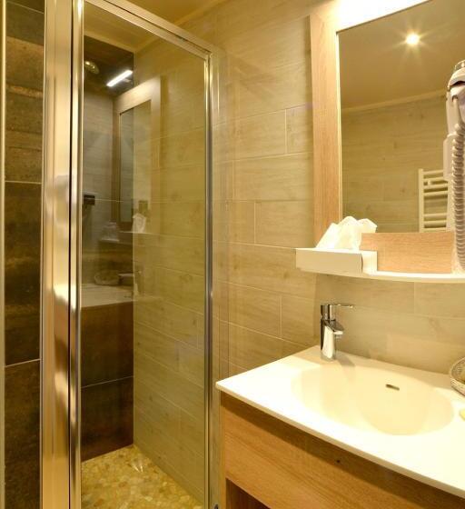 발코니가 있는 스위트, De France