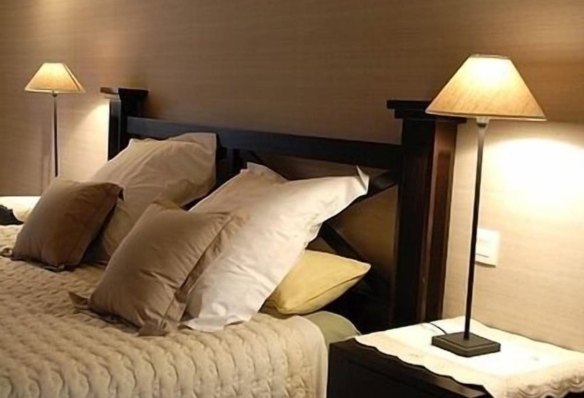 스탠다드 트리플 룸, De France