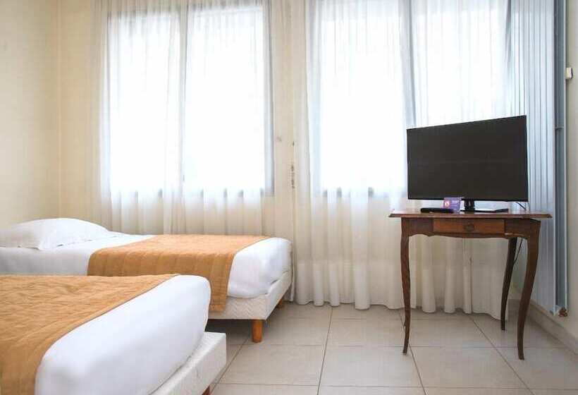 Номер Стандарт, De Rosny