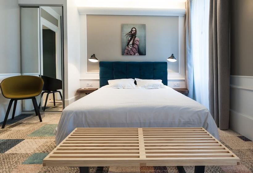 اتاق لوکس, Domaine De Saulon