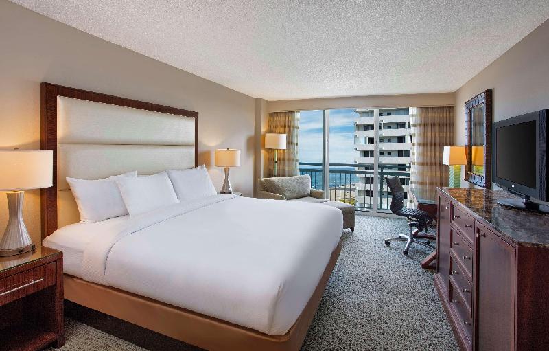 اتاق لوکس, Folkestone Opera