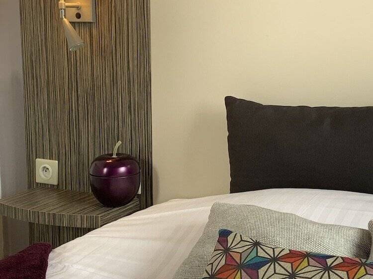 Номер Стандарт, Logis Hotel La Croix Blanche Fontevraud