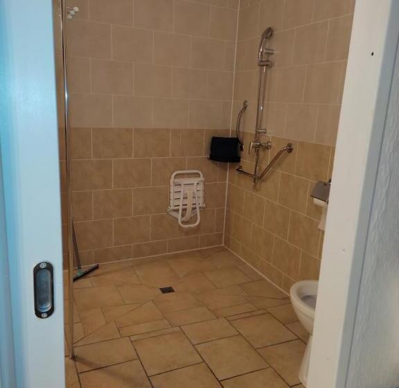 חדר סטנדרט לשלושה, Hôtel Confort 09 Ou Hc 09