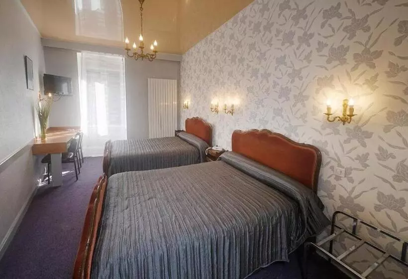 Cameră Cvadruplă Standard, Hôtel Le Lons