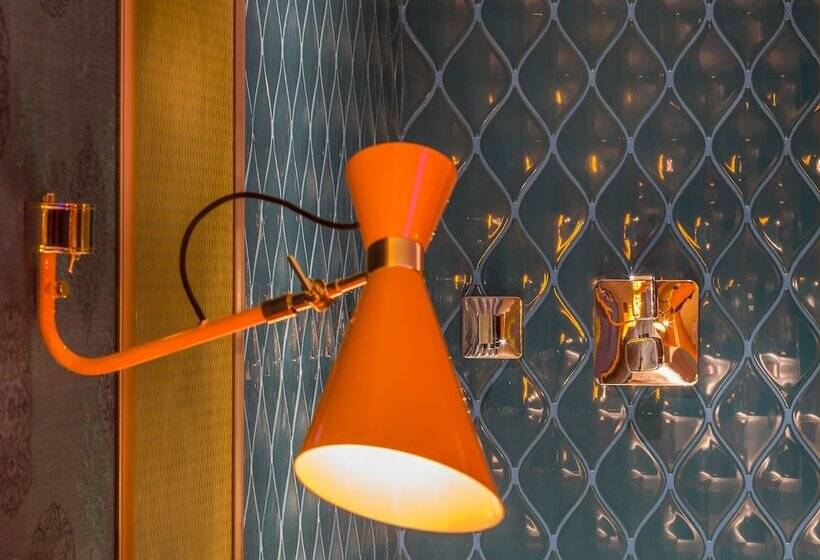 اتاق سوپریور, Idol