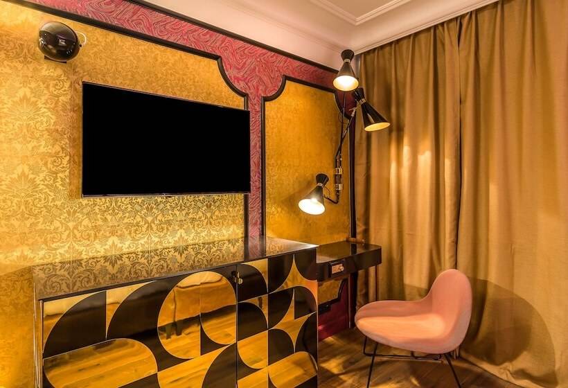 اتاق لوکس, Idol