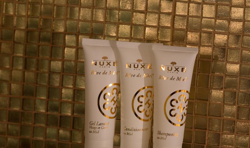 اتاق استاندارد یک نفره, Idol