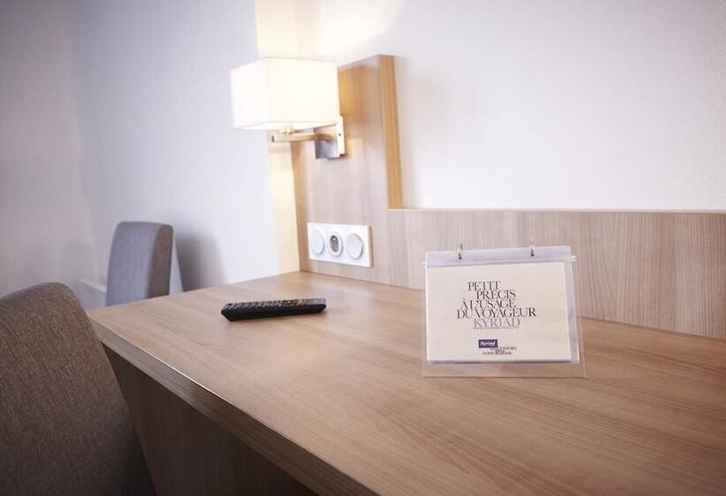 Номер Superior, Kyriad Hotel Laval