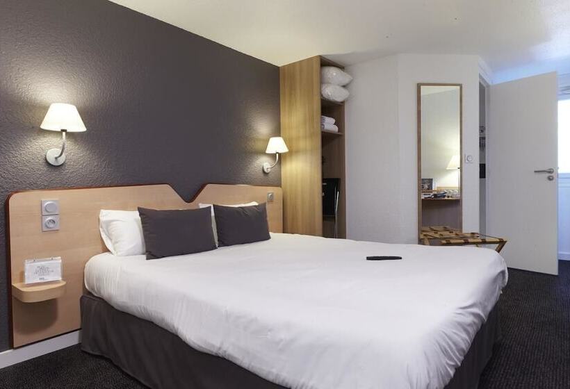 Номер Superior, Kyriad Hotel Laval