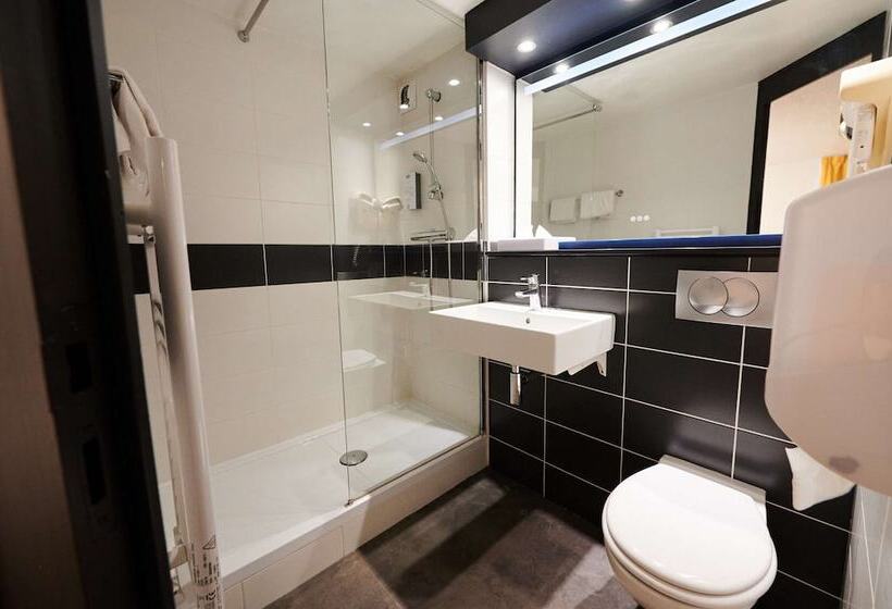 Номер Стандарт, Kyriad Hotel Laval