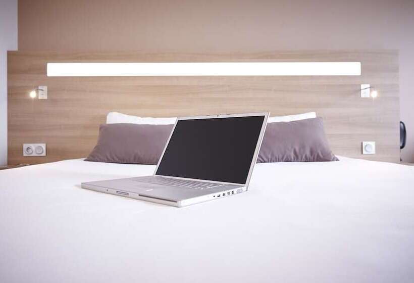 스탠다드 룸, Kyriad Hotel Laval