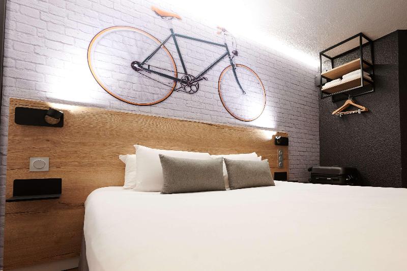 스탠다드 룸, Kyriad Hotel Laval
