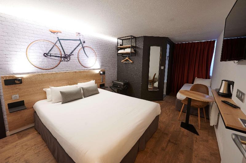 스탠다드 트리플 룸, Kyriad Hotel Laval