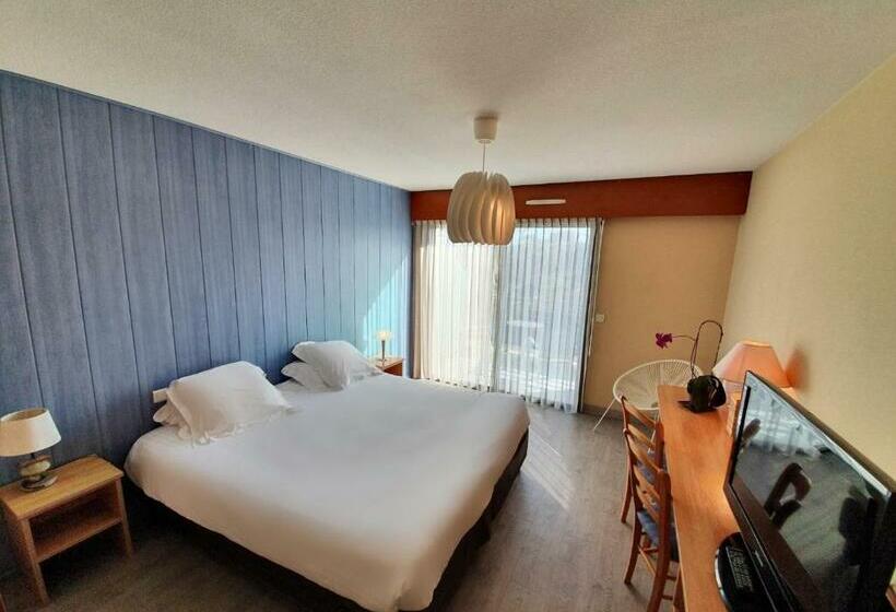 Номер Стандарт, Le Pavillon Bleu