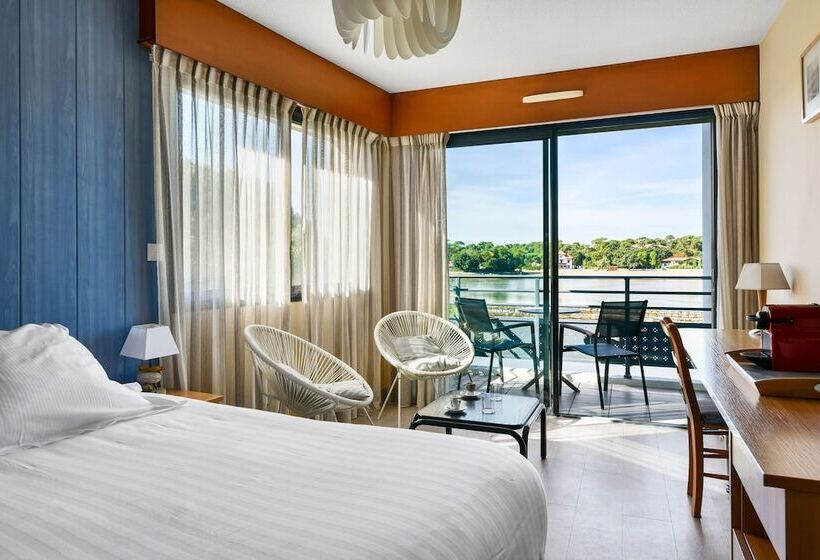 带河湖景观的轻年套房, Le Pavillon Bleu