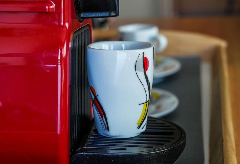 带河湖景观的轻年套房, Le Pavillon Bleu