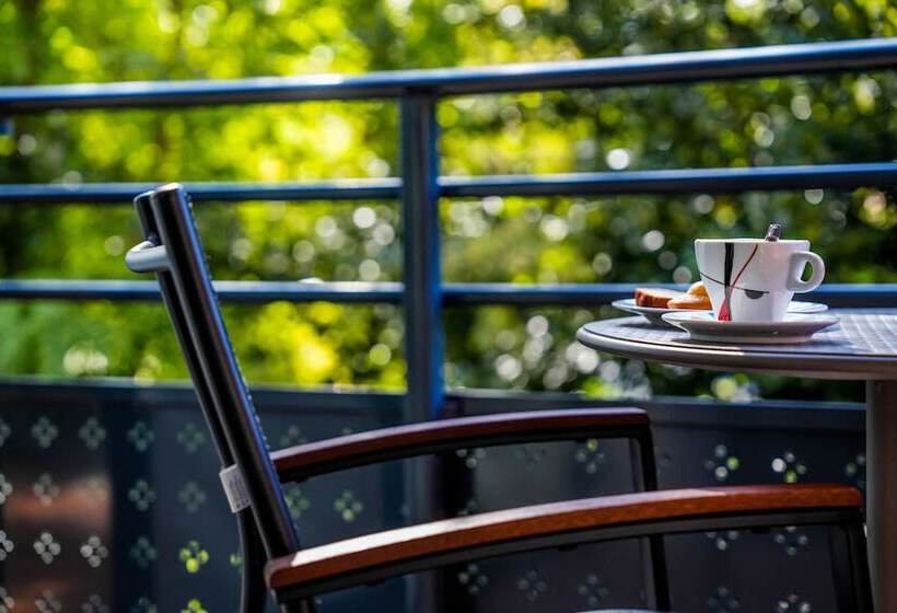 标准间, Le Pavillon Bleu