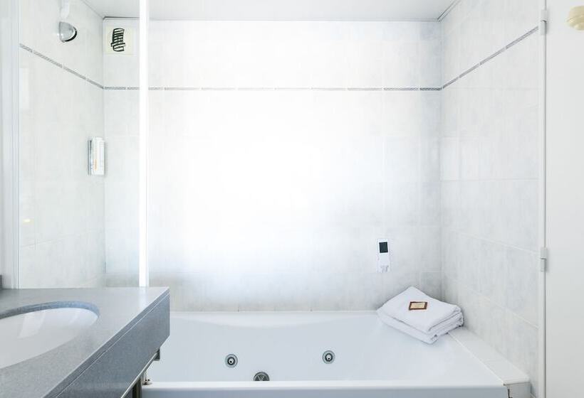 标准间, Le Pavillon Bleu