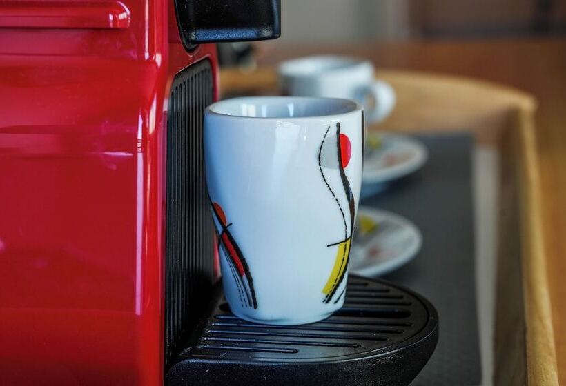 带河湖景观的轻年套房, Le Pavillon Bleu