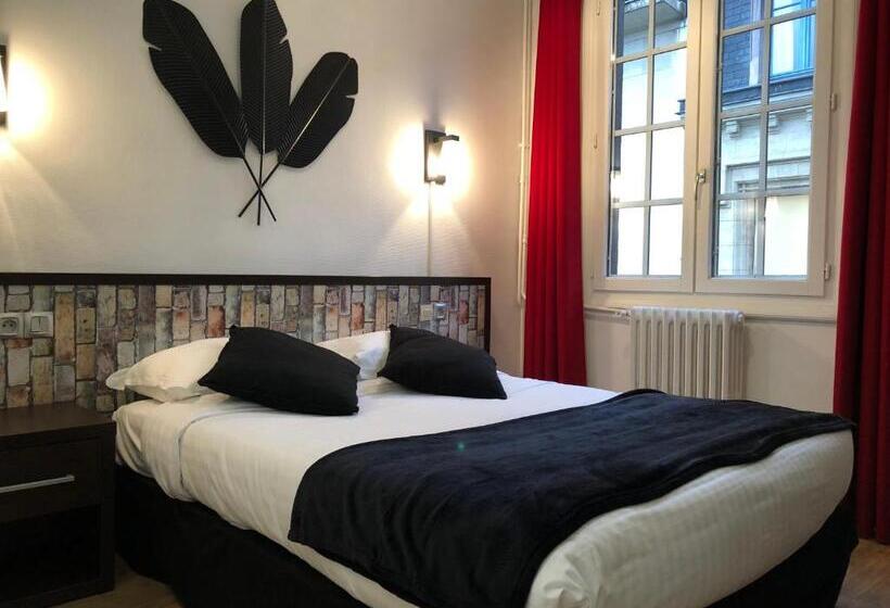 Номер Стандарт, Les Initiés