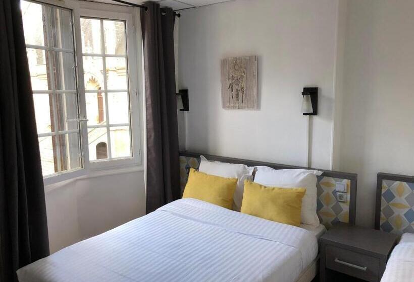 Трехместный Номер Стандарт с Видом, Les Initiés