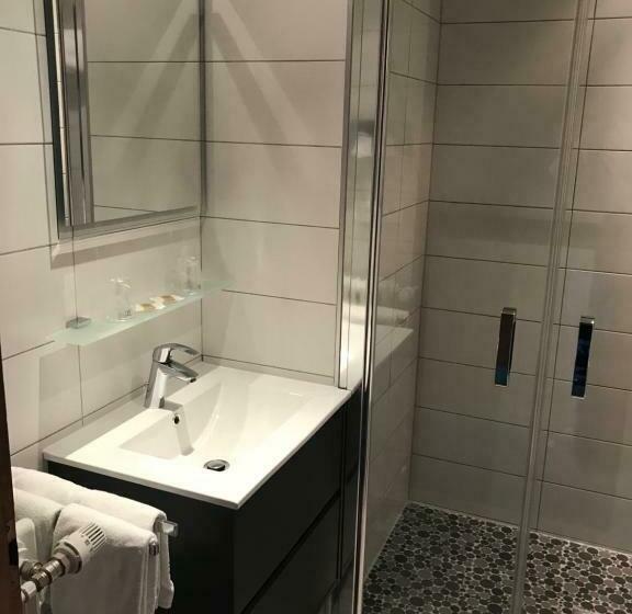 غرفة قياسية, Restaurant Aux Trois Roses