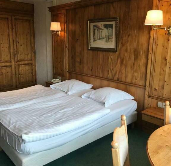 غرفة قياسية, Restaurant Aux Trois Roses