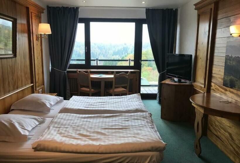 غرفة قياسية, Restaurant Aux Trois Roses