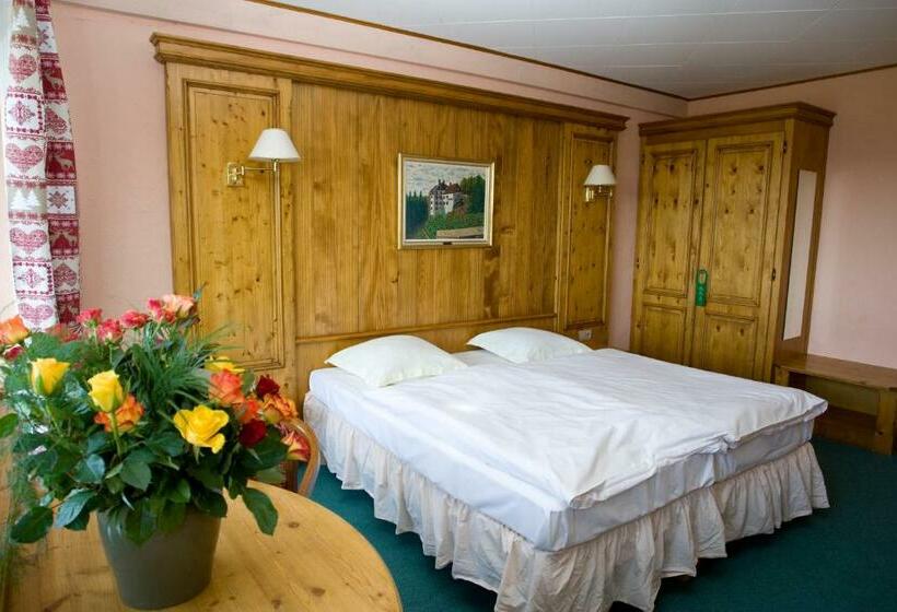 غرفة قياسية, Restaurant Aux Trois Roses