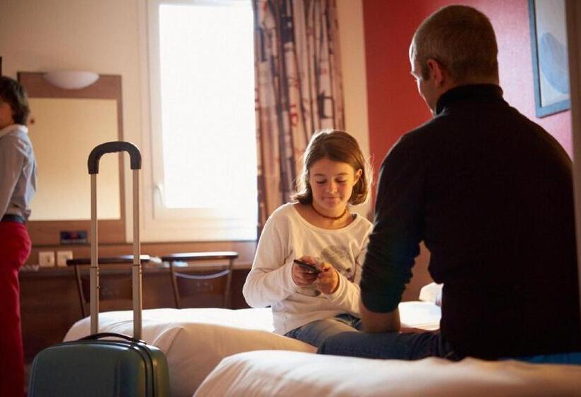 غرفة قياسية رباعية, Ace Hotel Bordeaux Cestas