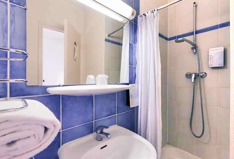 Номер Стандарт, Campanile Paris Ouest  Boulogne