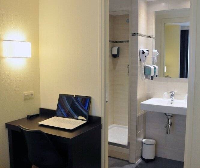 חדר סטנדרט, Des Quatrans