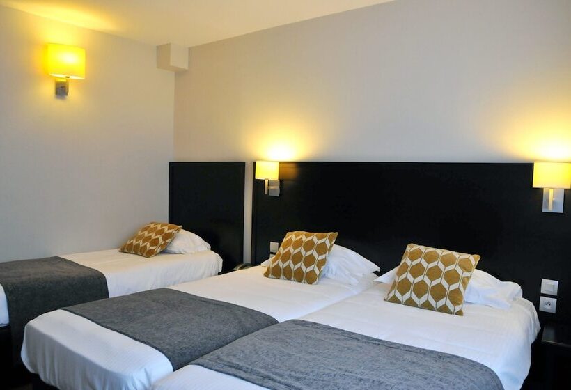 חדר סטנדרט לשלושה, Des Quatrans