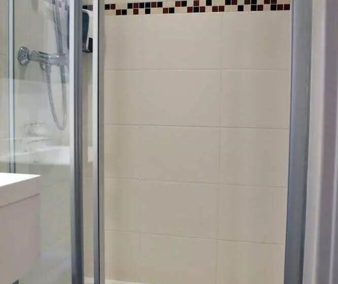 اتاق راحتی, Des Quatrans