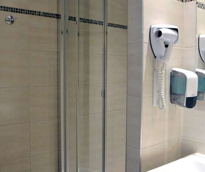 חדר קומפורט, Des Quatrans