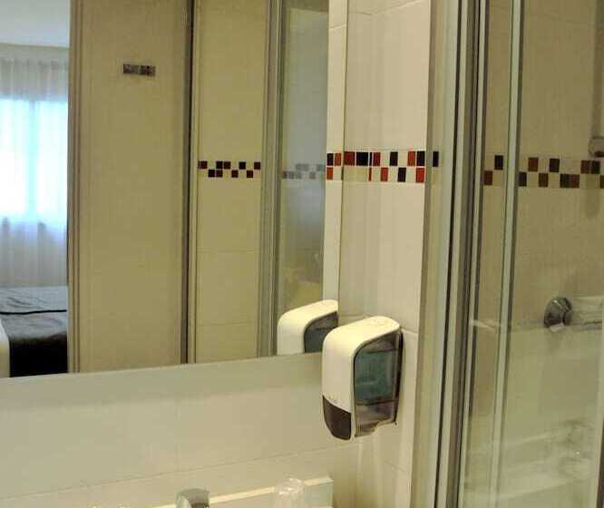 חדר קומפורט, Des Quatrans