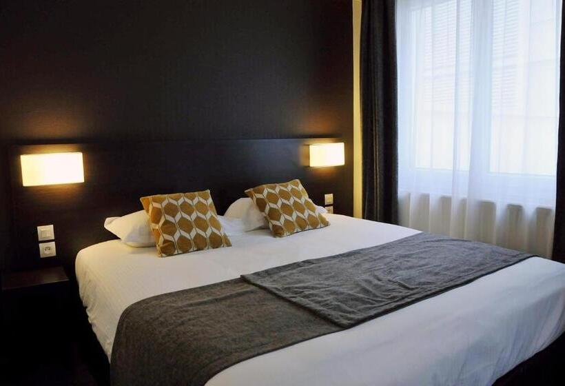 חדר יוקרתי, Des Quatrans