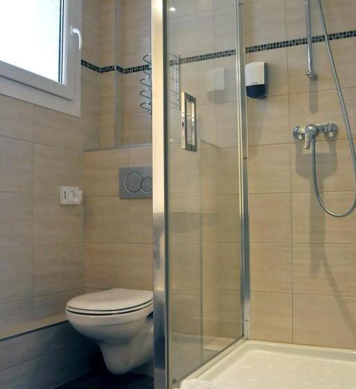 חדר קומפורט, Des Quatrans