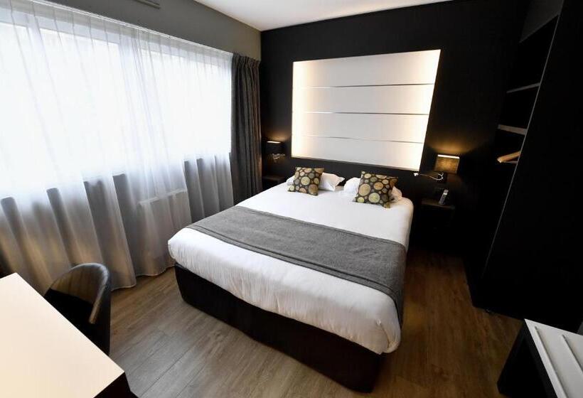 חדר קומפורט, Des Quatrans