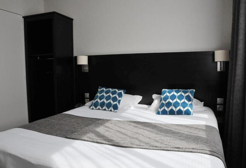 חדר סופריור, Des Quatrans